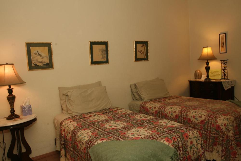 King or Twin Room interior