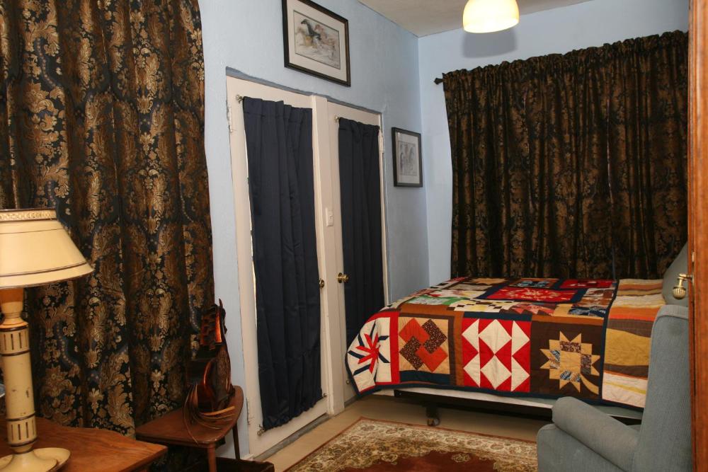 Queen Room interior