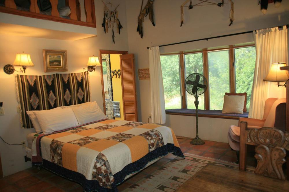 Superior Queen Room interior